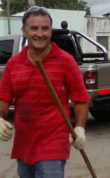 El Intendente Poletti y sus Secretarios salieron a limpiar las calles