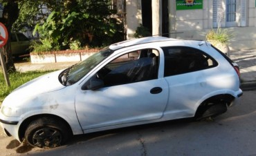 Despiste y vuelco de un auto en ruta 9