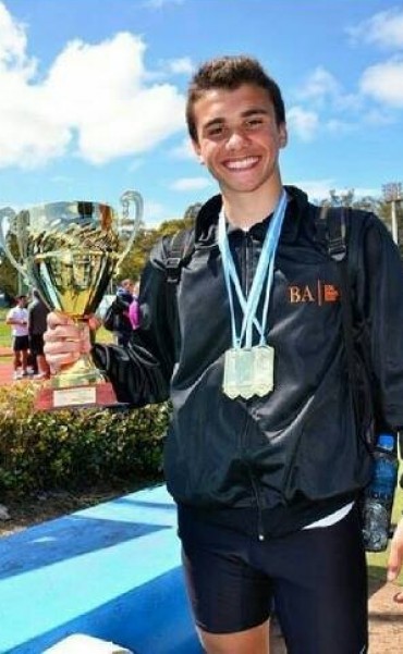 José Simó de pretemporada con el equipo Argentino de Atletismo