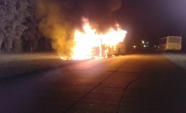 Se incendio un colectivo de Litoral Bus