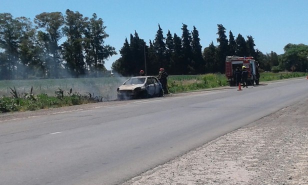 Se incendió un auto en la ruta 51