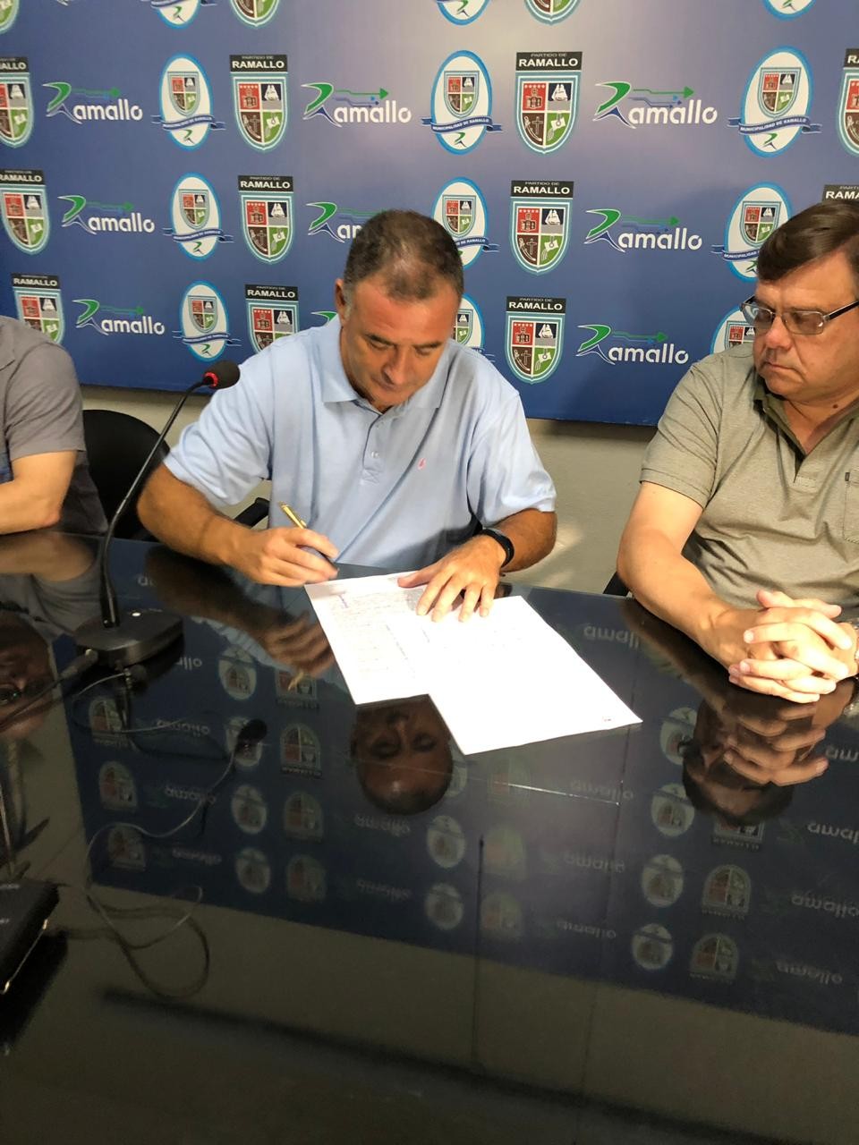 Convenio entre el Municipio y la Cooperativa de La Violeta