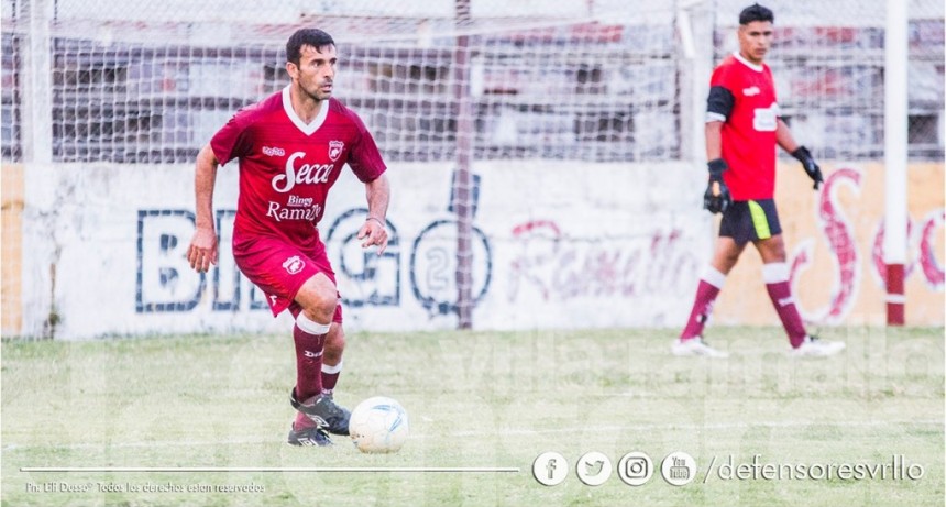 El “Señor del Fútbol” colgó los botines
