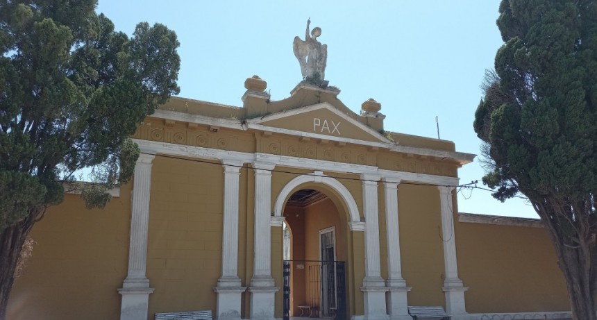Preocupación y malestar por la falta de cuidado en el cementerio
