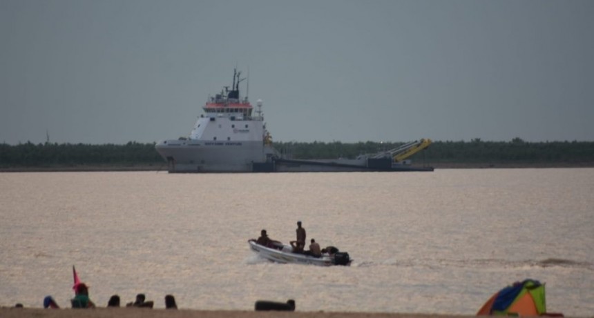 La Asamblea Vecinal con organizaciones sociales y ambientales se movilizan contra el dragado del Paraná