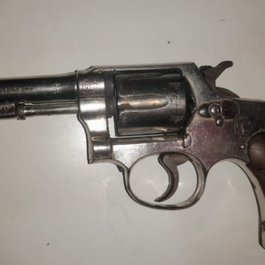 Villa Ramallo: Quedó detenido por golpear y amenazar con un arma de fuego a su hermana