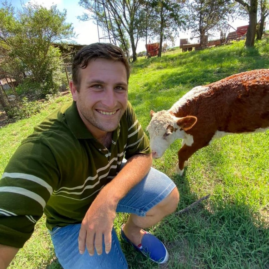 Gastón Brito, veterinario, influencer y muy solidario: reunió una millonaria suma de dinero para la ONG Animales Ramallo