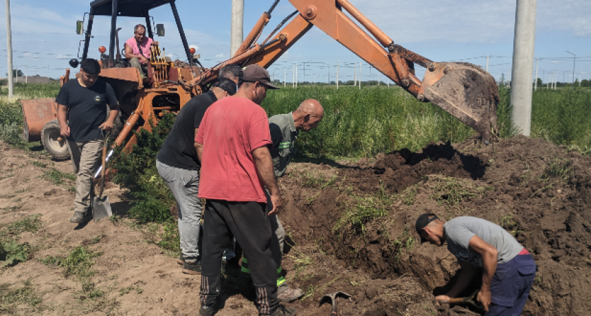 Comenzaron las obras en el loteo Velázquez: el intendente Poletti recorrió la zona