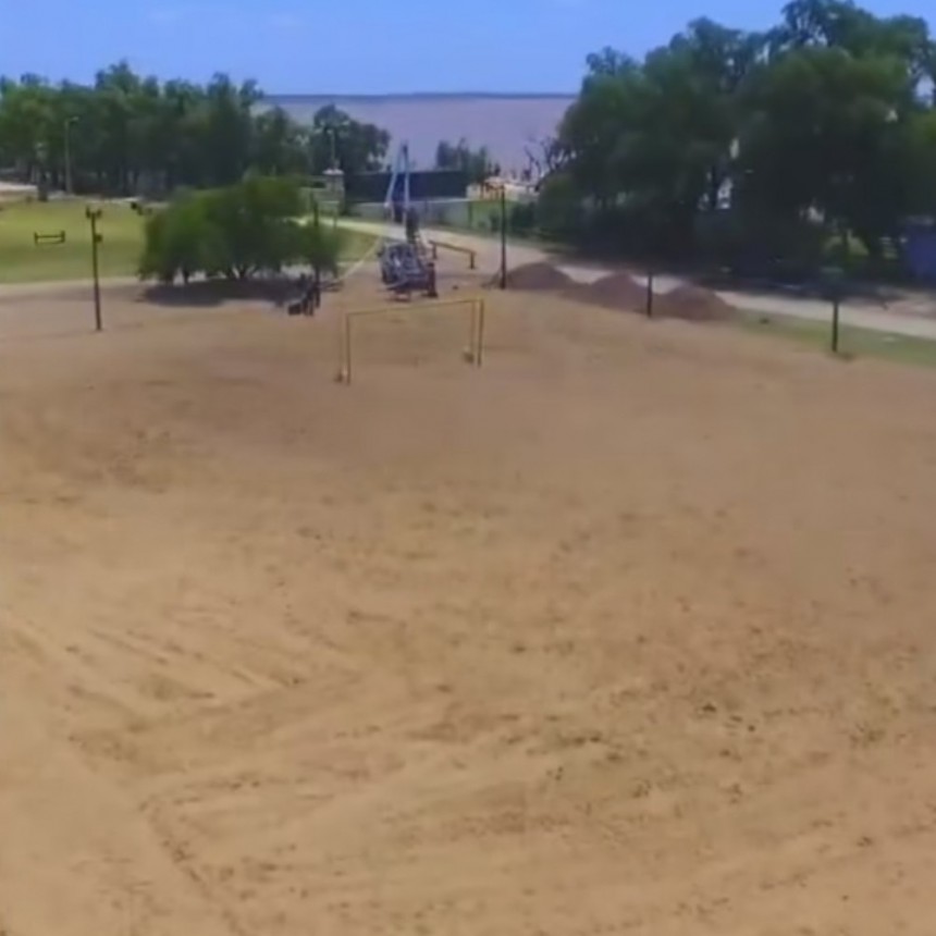 Inauguran el primer complejo deportivo en arena en la costa