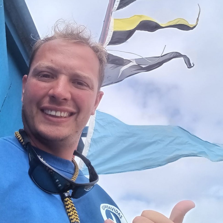 “Fue algo totalmente inesperado”: el relato del guardavida que enfrentó la súbita crecida del mar en Santa Clara