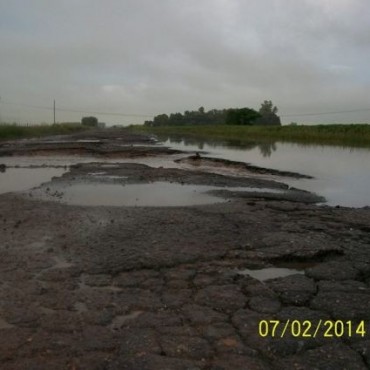 EL PARAISO: Los vecinos piden la urgente repavimentación del camino de ingreso desde Ruta 9