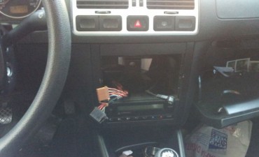 Robo de estéreos afuera de un local bailable