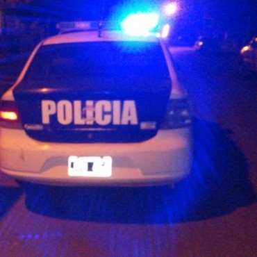 Quiso dar una mano y le llevaron hasta el auto