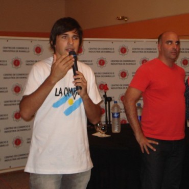 Charla abierta sobre “la economía y la política en el marco del actual gobierno”