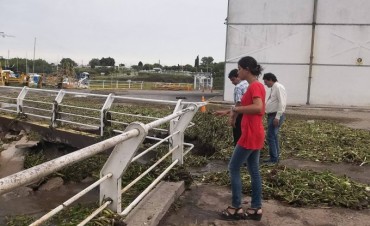El puerto minutos después de los vientos huracanados