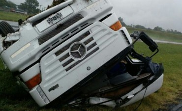 Violento vuelco en la ruta 9