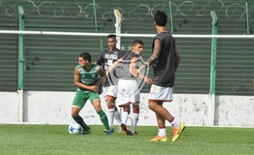 Defensores derrotó a Sarmiento 1 a 0 con gol de Franco Coronel