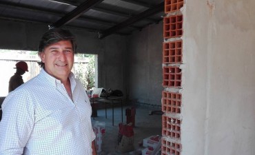 El  Ingeniero Fernando Favaro observó el avance de obra en la escuela 26 “Mariano Moreno”