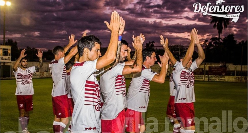Defensores visita a Douglas con la necesidad de sumar