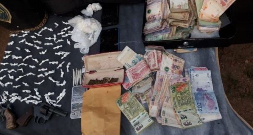 Golpe al narcomenudeo: 14 allanamientos y más de 200 envoltorios con cocaína 