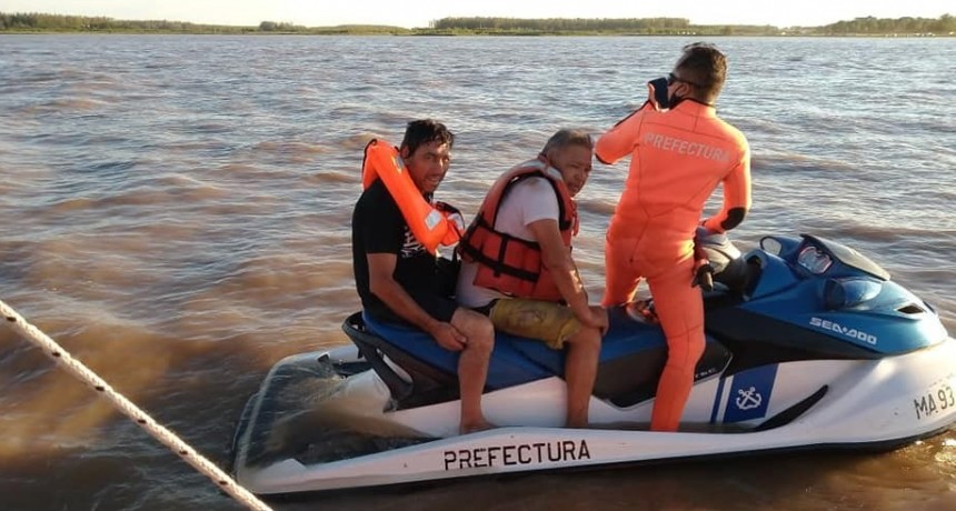 Colisión buque remolcador y embarcación menor