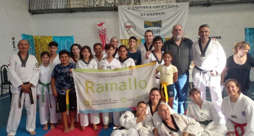 El taller municipal de taekwondo social inclusivo participó de una masterclass dictada por la federación metropolitana 