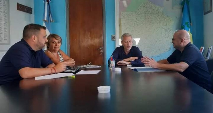 El concejal Leandro Torri gestionó insumos para las escuelas, viajó a La Plata junto a la inspectora distrital