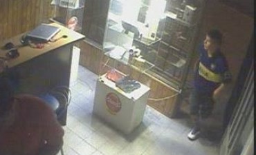 Vac&iacute;an un local de telefon&iacute;a 