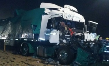 Ruta 9: Un chofer salvo su vida de milagros