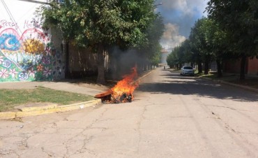 Incendiaron un contenedor en Pérez Millán 