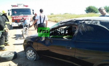 Vuelco en el acceso a Villa General Savio