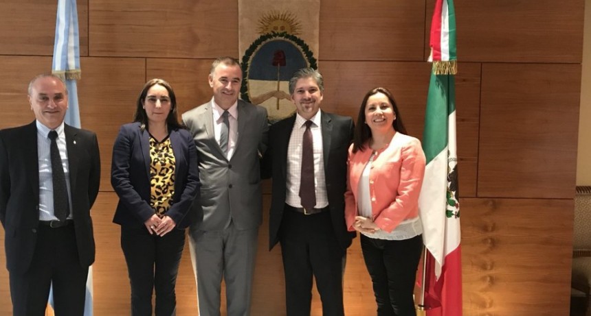 Primer día de la visita del Intendente Poletti a México