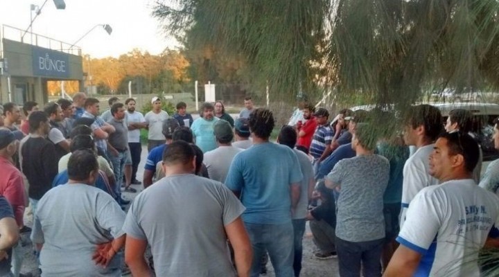 Se paraliza el puerto de Bunge