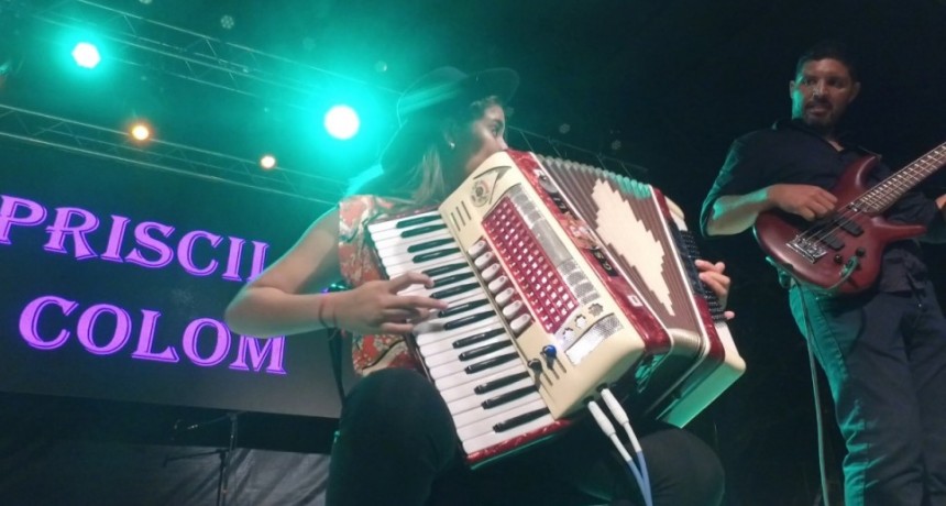 La música del litoral tuvo su noche mágica junto al río Paraná