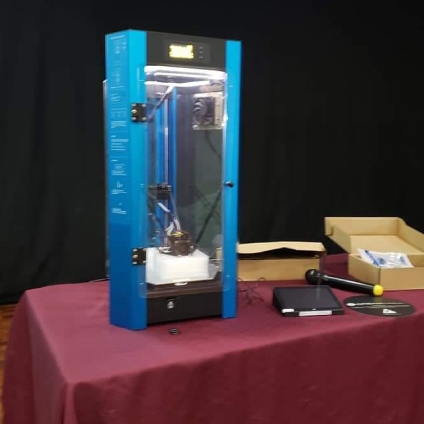 Con impresoras 3D empiezan a fabricar barbijos