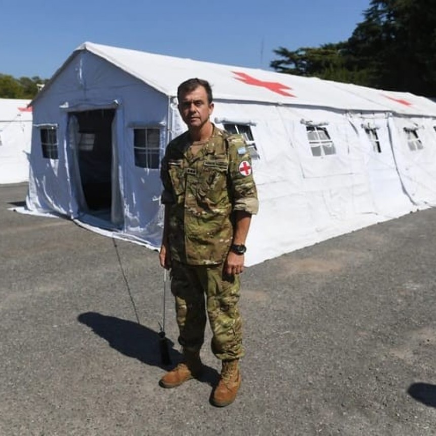 Coronel Médico Fabio Monserrat “Este hospital militar reubicable es una gota de agua en el océano, no va a servir si la gente no toma conciencia que tiene que quedarse en su casa”