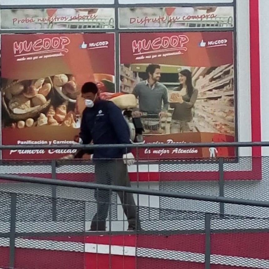 La municipalidad  de Ramallo desinfectó los espacios públicos.