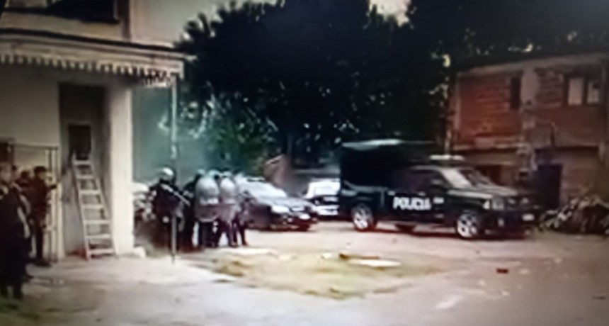 Pérez Millán: La historia se repitió a la tarde con balas de goma frente a la sede policial