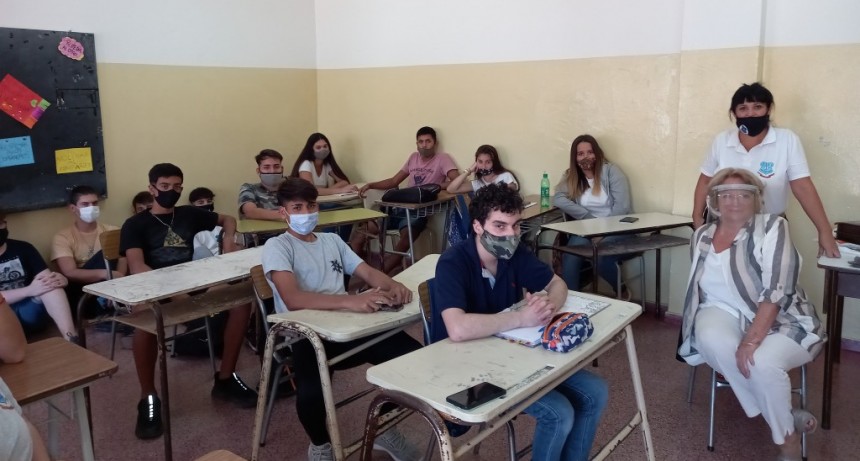 Alumnos de Secundaria 1 realizaron una jornada de Memoria y Reflexión junto a Ana Soffiantini detenida durante la última dictadura en la ESMA