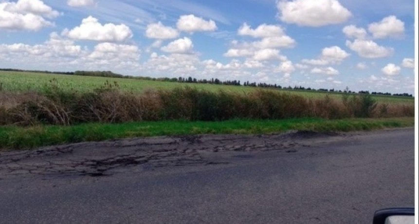 Salieron a juntar firmas a través de Change.org para que repavimenten el camino de la costa