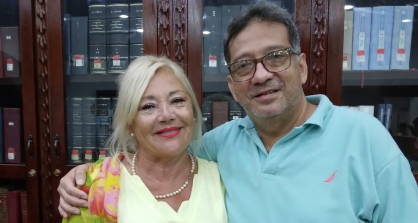 Sandra Genoud: El ojo azul y otros poemas En el día de la memoria argentina, Sandra con poemas escribió sus memorias en Cartagena Colombia