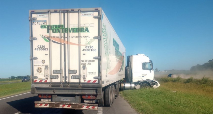 Víctima fatal en un choque de camiones