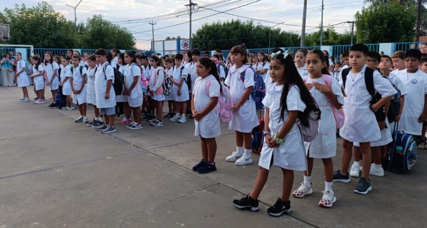 Comienzo de clases en la Escuela 16 Juan Bautista Alberdi: 