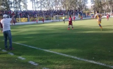 Defensores perdió el invicto en San Luis