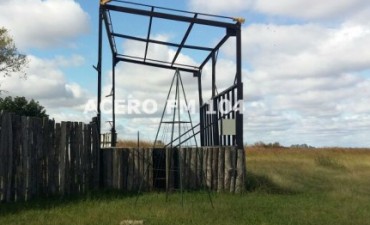 Encontraron un escenario de la municipalidad en La Violeta
