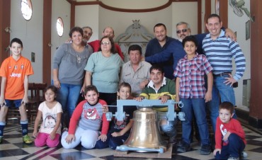 Llegó la campana para la Iglesia San Juan Bautista