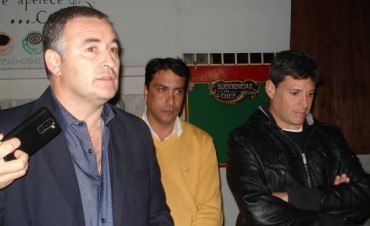 Multitudinaria  asamblea de vecinos en el barrio Don Antonio 