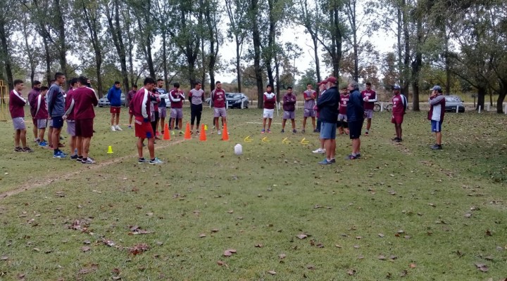 Defensores recibe a Estudiantes en el comienzo del Pentagonal
