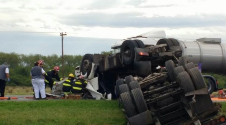 Vuelco y muerte en ruta 9