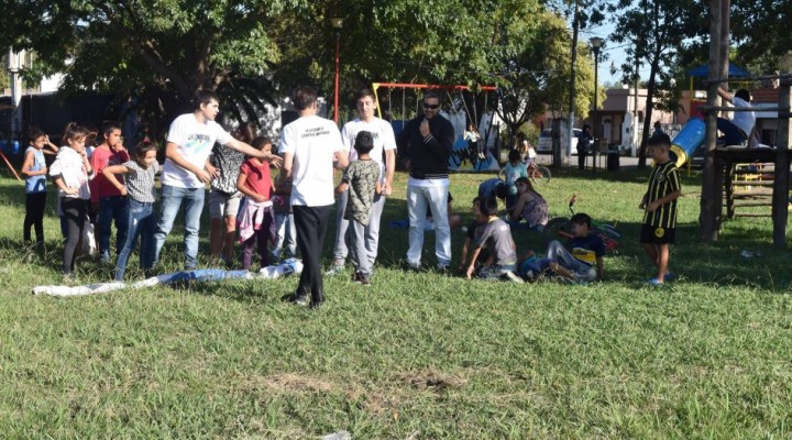 La Campora realizó una jornada solidaria en VGS